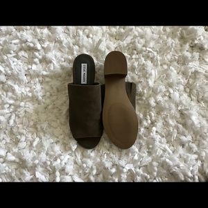 NWOT Steve Madden Block Heel